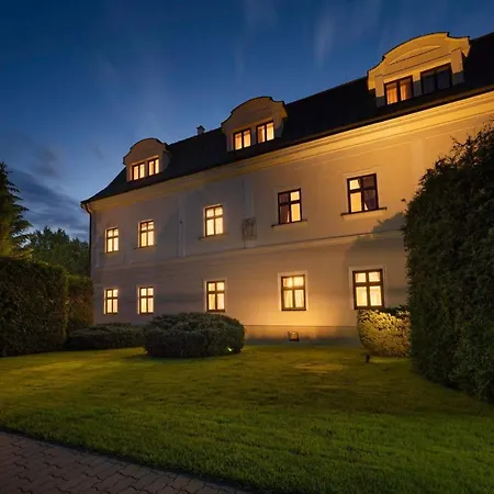 奈卡斯日利纳别墅酒店 日利纳