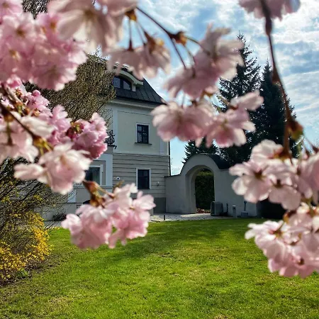 奈卡斯日利纳别墅酒店 日利纳