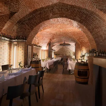 Hotel Nečas 4*