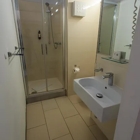 Necas Hotel