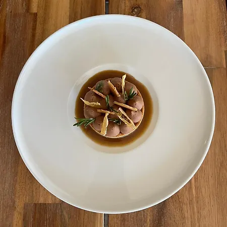 奈卡斯日利纳别墅酒店 酒店 4*